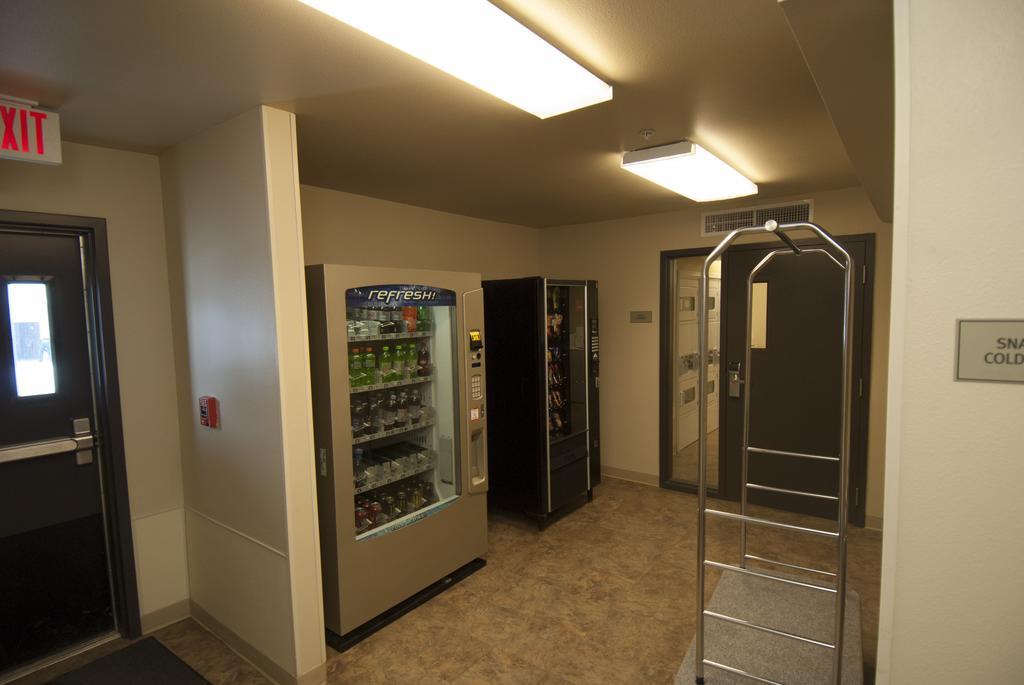 Woodspring Suites Williston Buitenkant foto