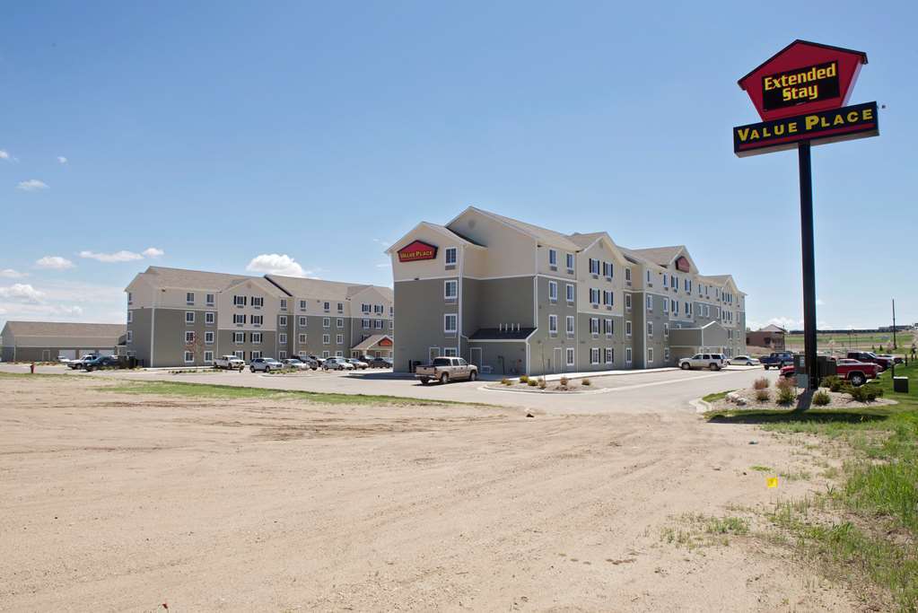 Woodspring Suites Williston Buitenkant foto