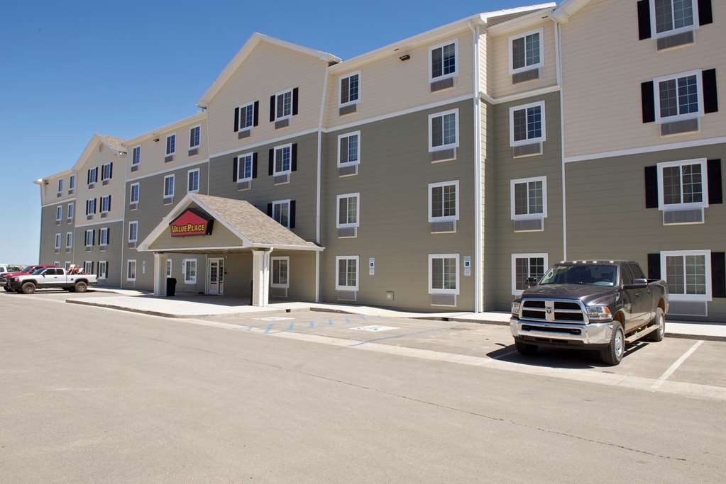 Woodspring Suites Williston Buitenkant foto