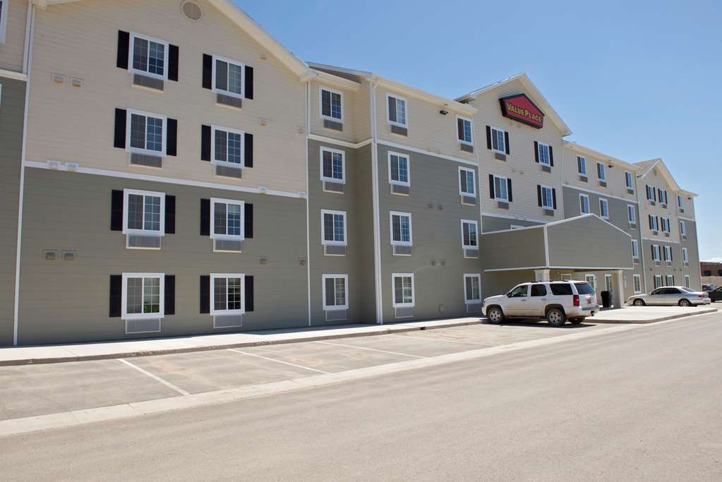Woodspring Suites Williston Buitenkant foto