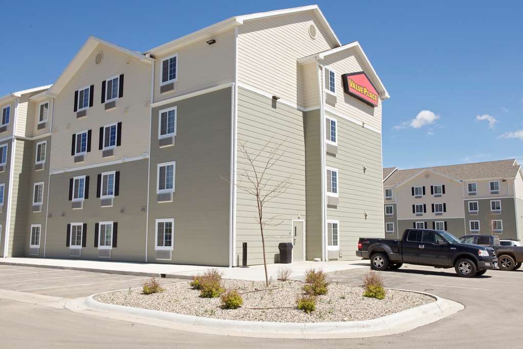 Woodspring Suites Williston Buitenkant foto