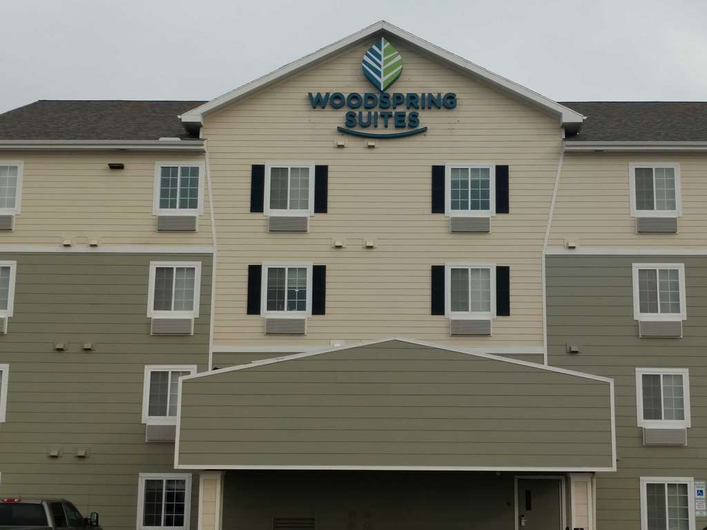 Woodspring Suites Williston Buitenkant foto