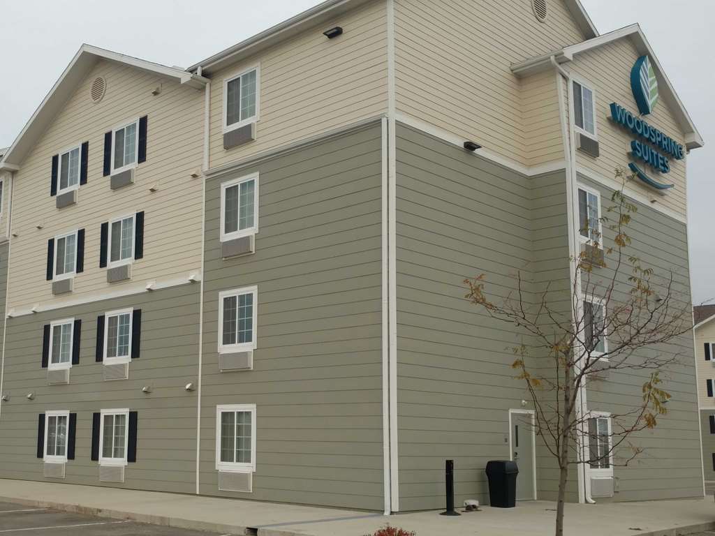 Woodspring Suites Williston Buitenkant foto