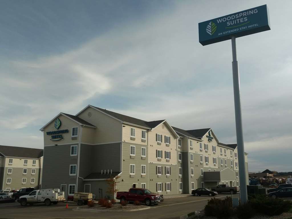 Woodspring Suites Williston Buitenkant foto
